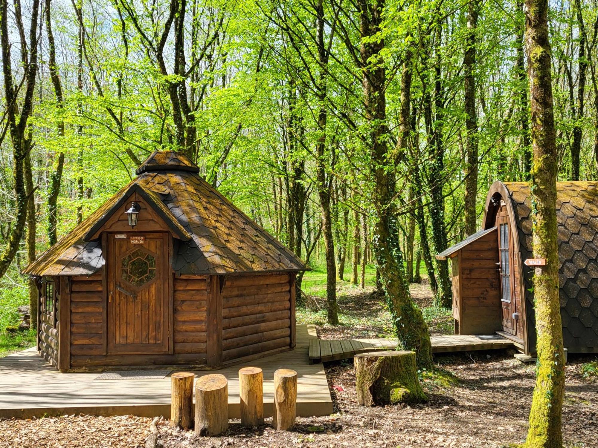 Le Domaine Insolite De Broceliande Paimpont Exterior photo